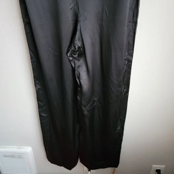 Reformation Brianna Silk Jumpsuit in Black size 2 NWT - Picture 4 of 9